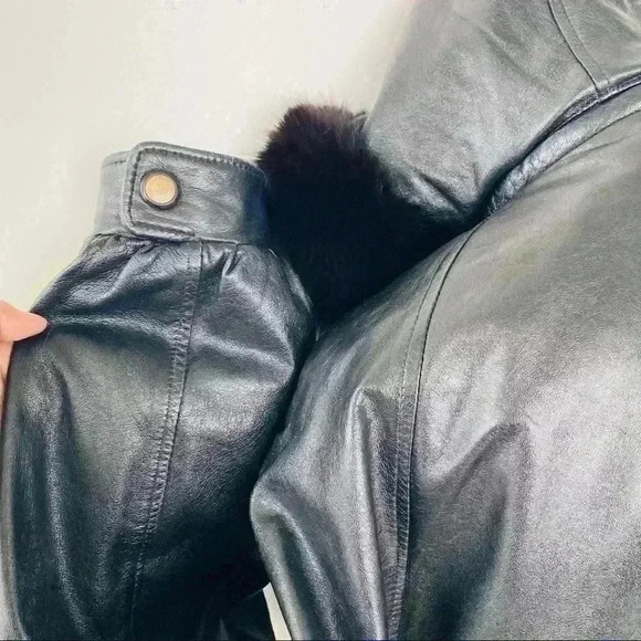 VINTAGE BLACK LEATHER FUR WINTER  WOMAN COAT SIZE XS - Picture 13 of 16